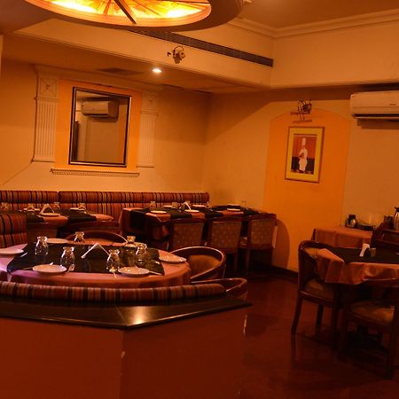 Hotel Sai Palace Nashik Exterior foto